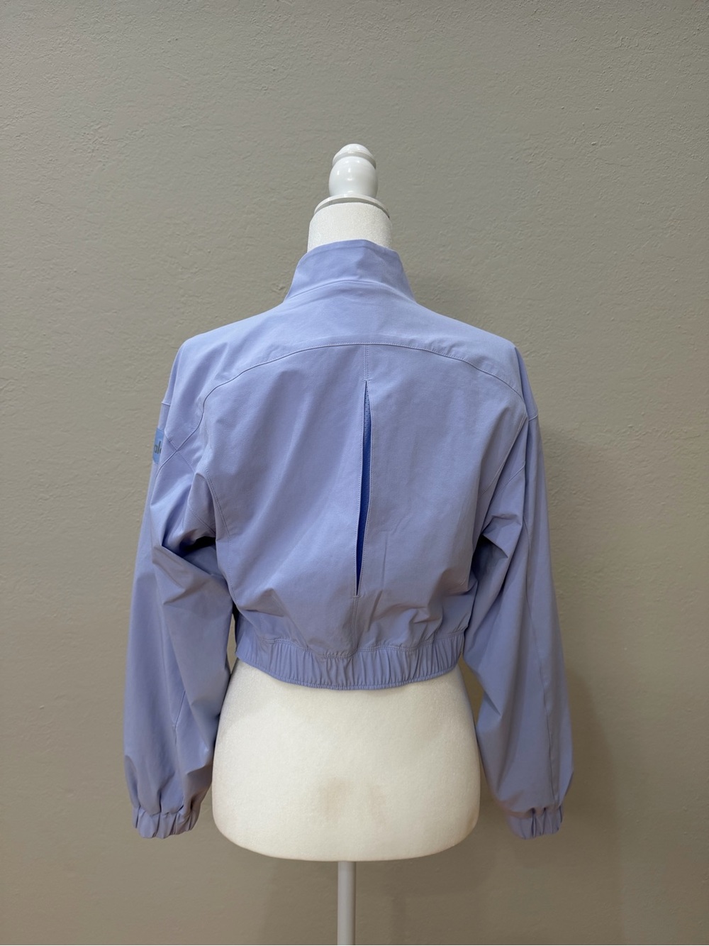 ALO Yoga Clubhouse Jacket Light Provence Blue Cropped Full Zip S NWOT - Picture 3 of 6